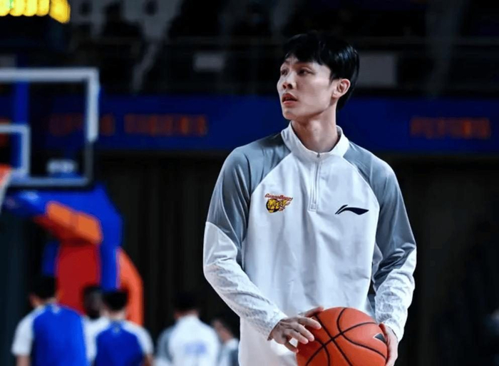 广东队第二阶段首战遭新疆逆转 18分大败暴露短