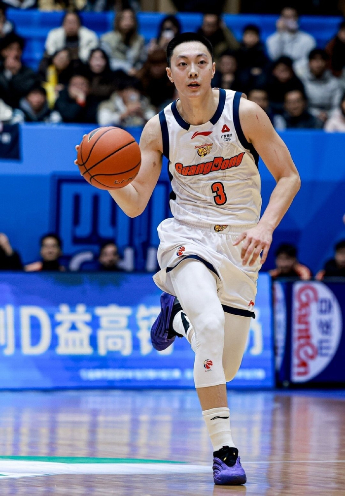 广东队第二阶段首战遭新疆逆转 18分大败暴露短