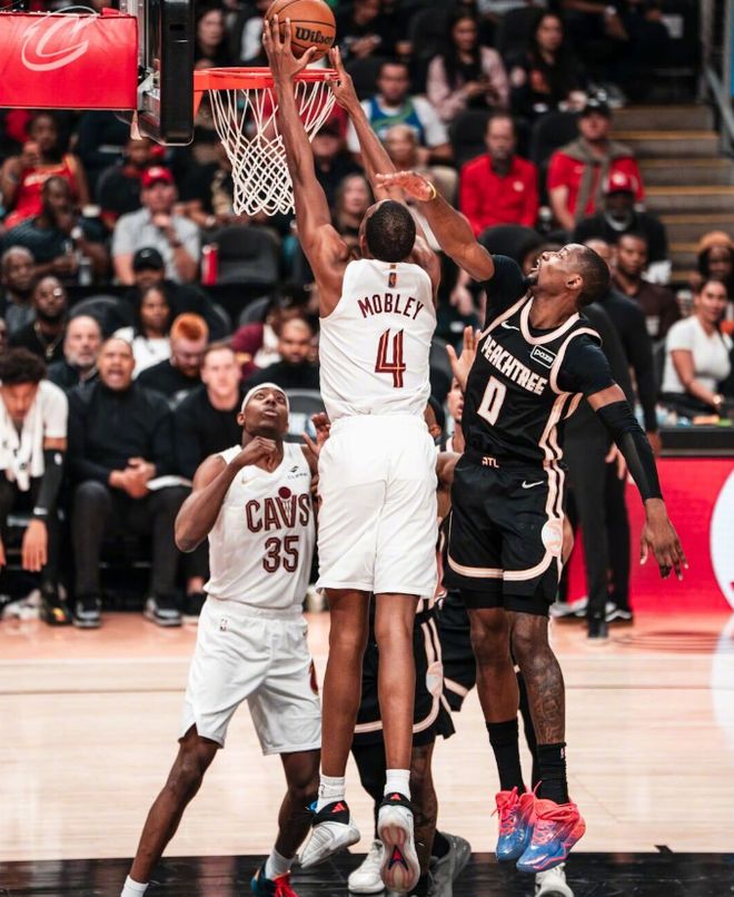 丹尼尔斯三双助老鹰逆转骑士终结连胜