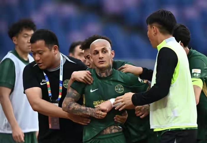 浙江队外援米特里策遭足协停赛4场 俱乐部追加罚