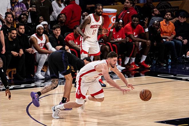 湖人两连胜奠定系列赛优势 申京低效表现暴露火